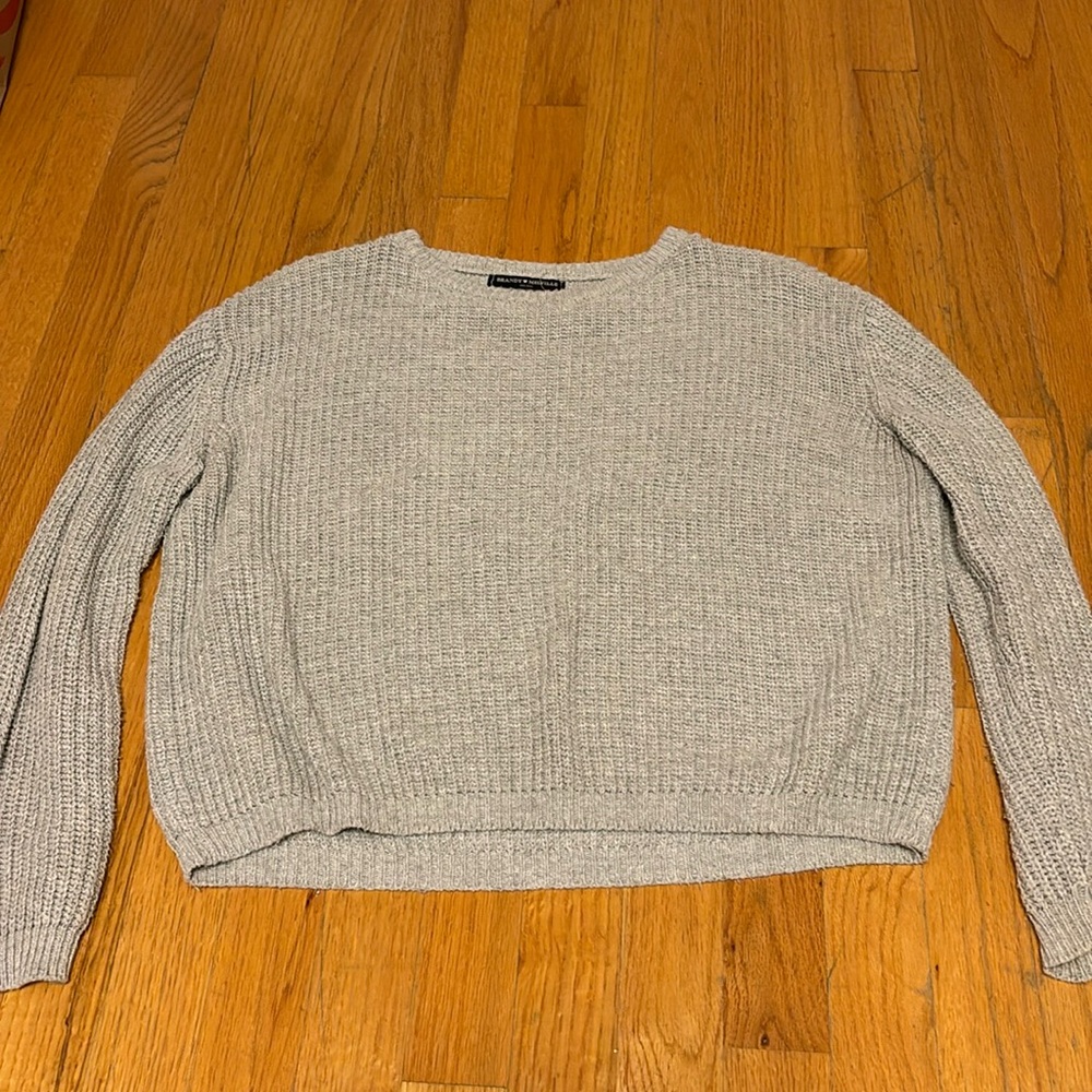 Brandy Melville sweater women’s one size fits like a small/ medium